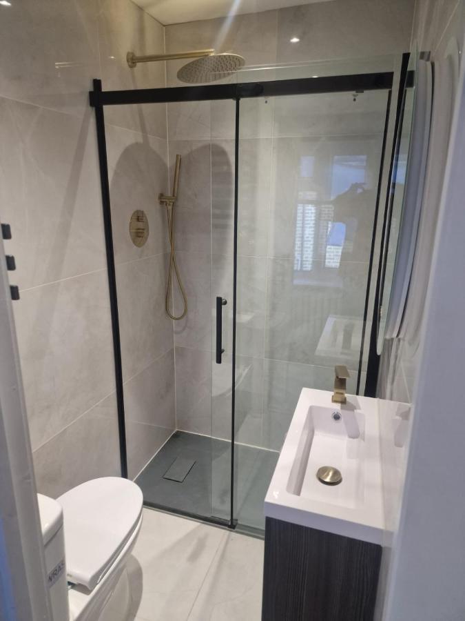Collier'S Wood En-Suite Apartments London Exterior photo